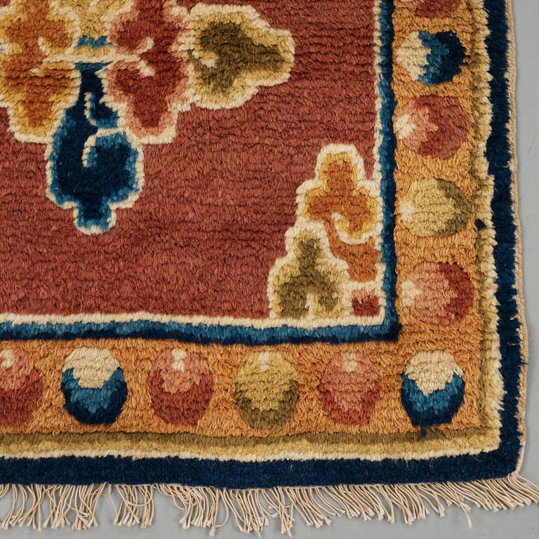 MATTO, A MEDITATION RUG, a semi-antique Ningxia, China, ca 115,5-116,5 x 60-61 cm.