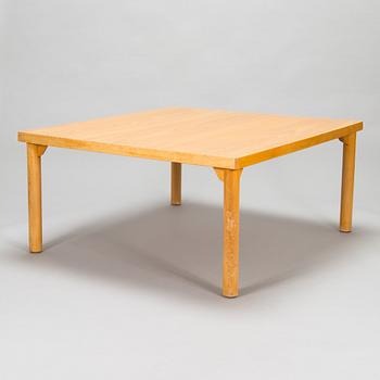 Aino Aalto, a mid-20th-century coffee table for O.Y. Huonekalu- ja Rakennustyötehdas A.B.