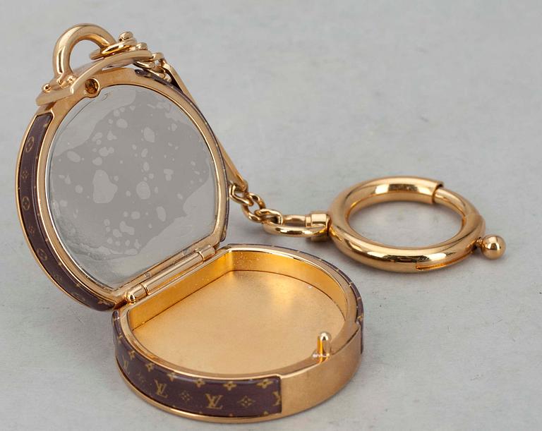 PILLERDOSA, Louis Vuitton.