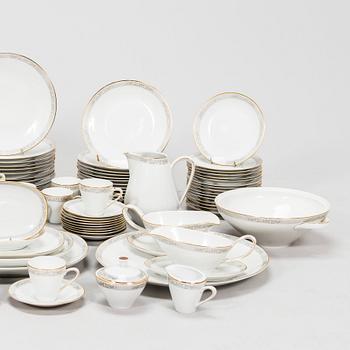 A 92-piece Hutchenreuther Selb porcelain dinnerware set, Bavaria, Germany 1960s.