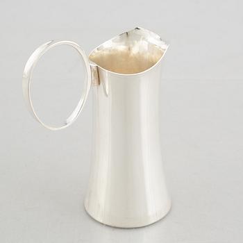 Martin Öhman, a sterling silver box with lid and a creamer, Halmstad 1979-1980.