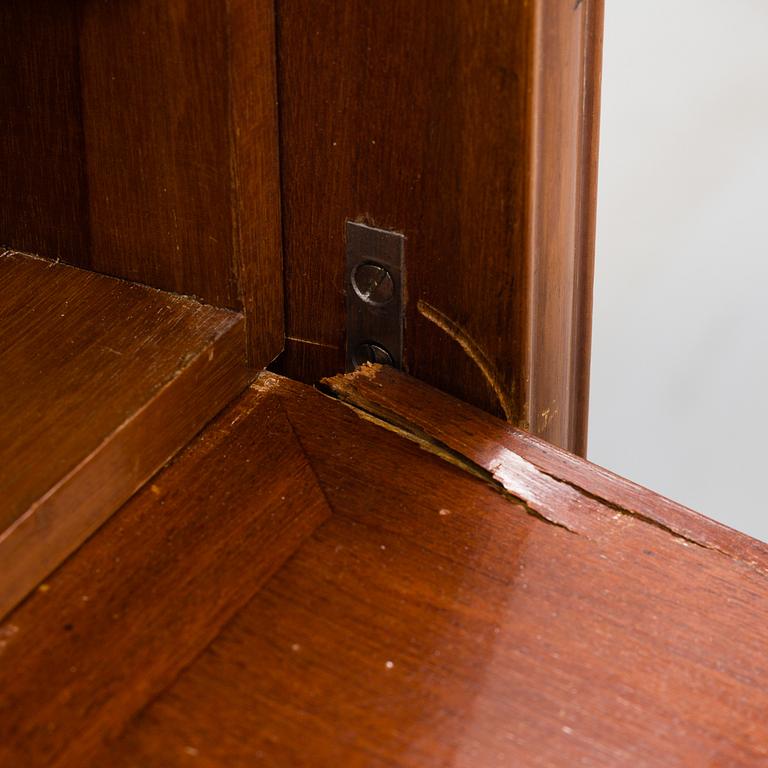 An early 20th Century mahogany cabinet.