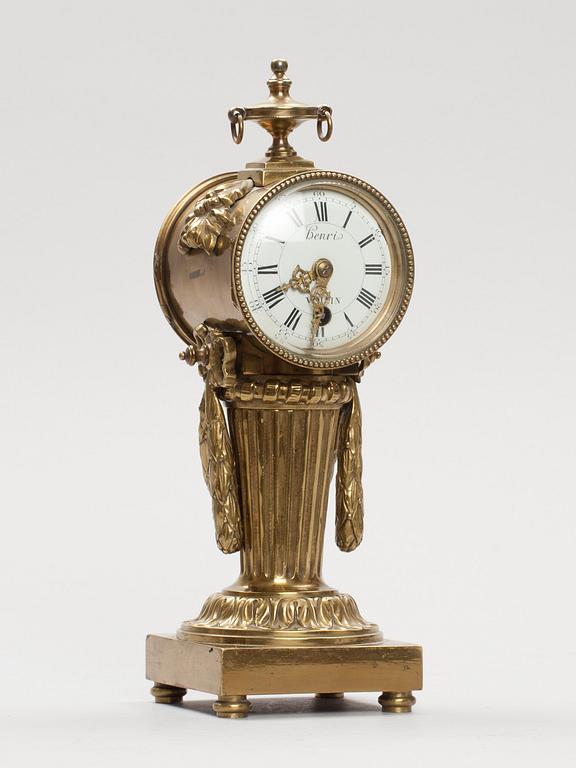 BORDSKLOCKA,  Louis XVI-stil, 1900-tal, märkt Henri Voisin.