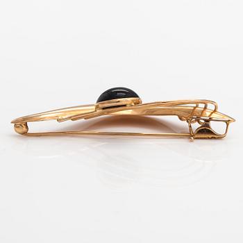 Elis Kauppi, A 14K gold brooch with a spectrolite. Kupittaan kulta, Turku 1950's.