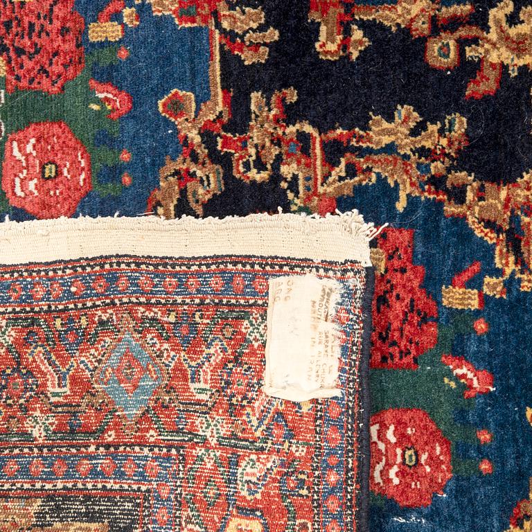 Senneh rug, semi-antique, approximately 195 x 135 cm.