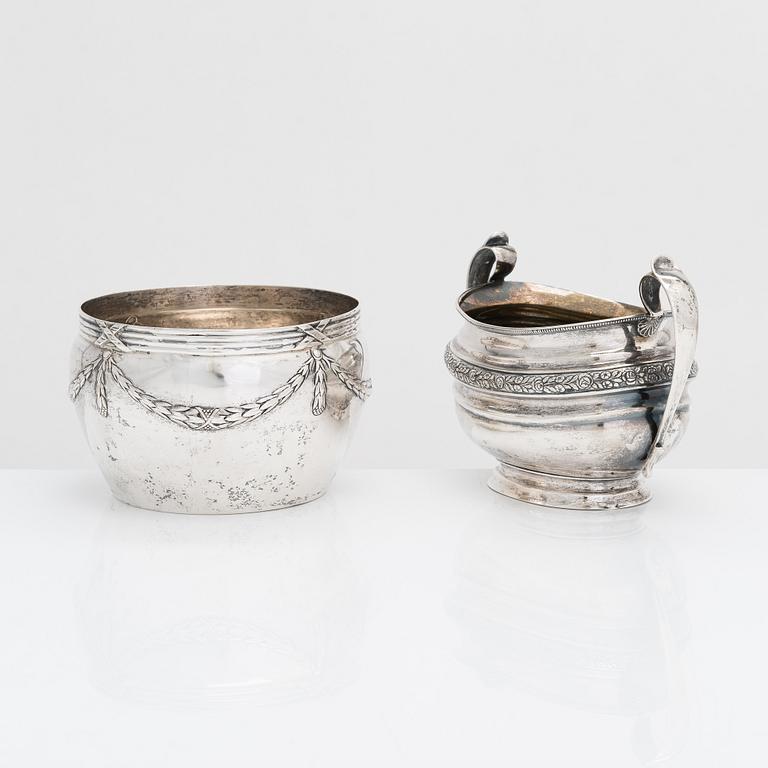 Hjalmar Fagerroos, skål och sockerskål, silver, Helsingfors 1908 och 1910.