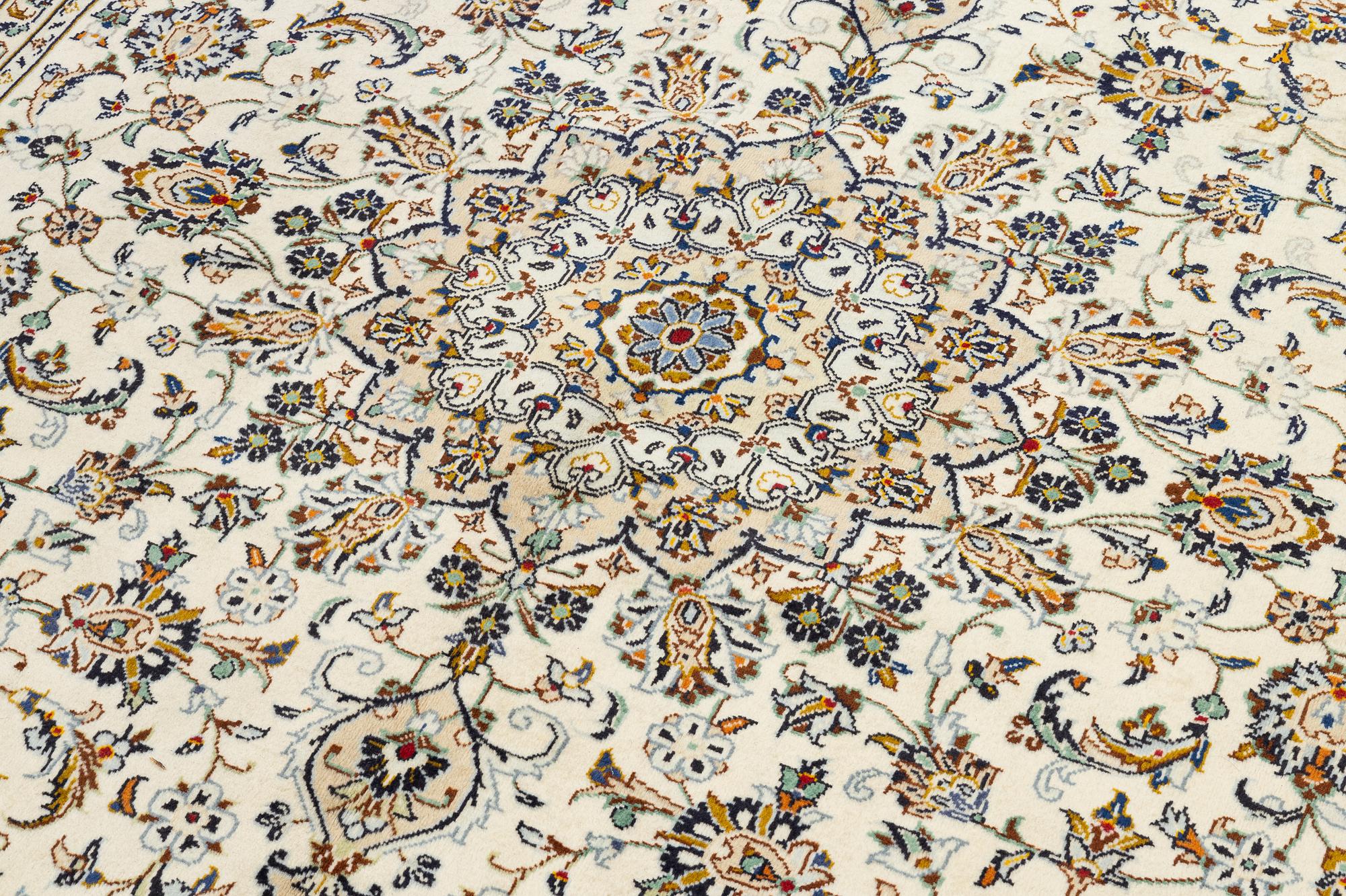 A Keshan carpet, central Iran, c. 345 x 240 cm.
