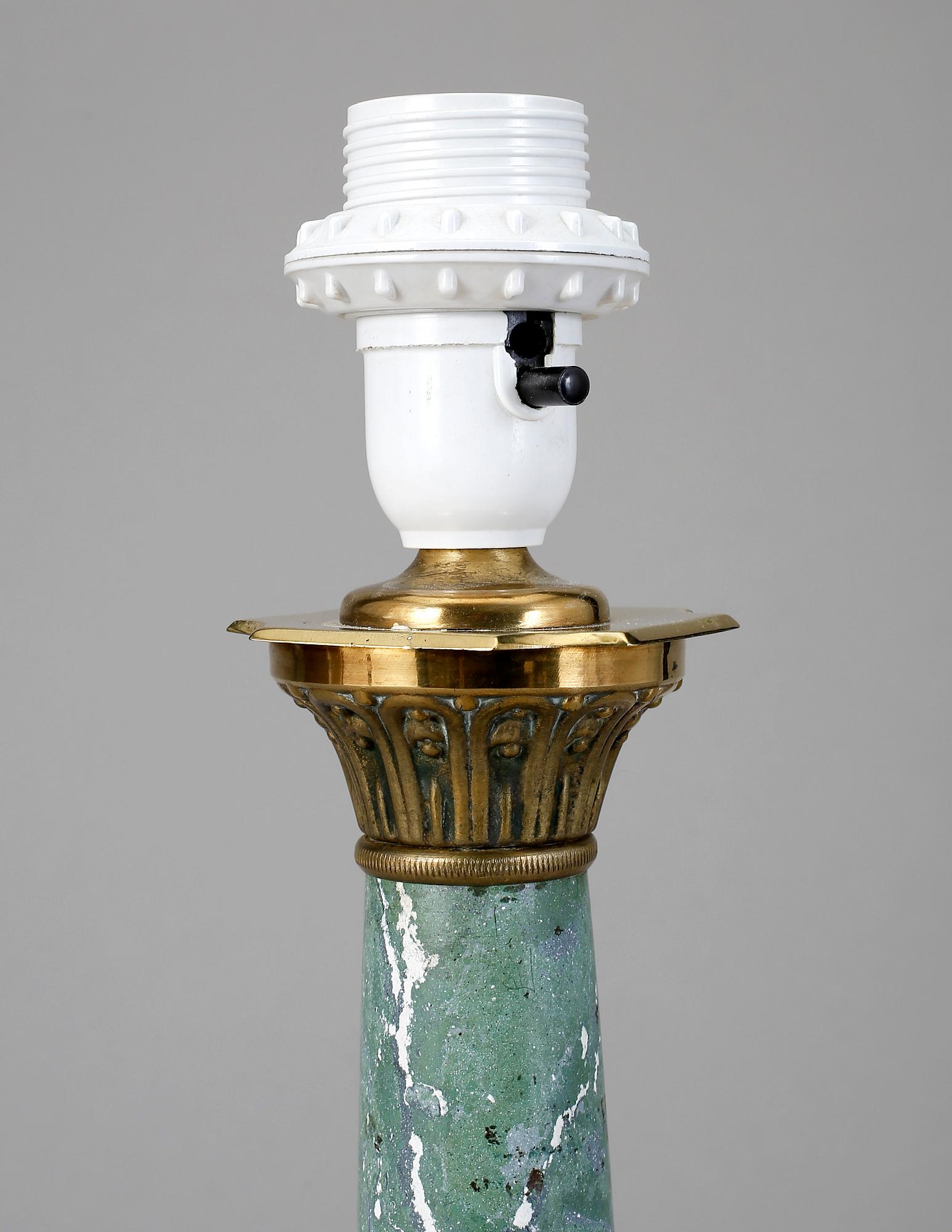 BORDSLAMPA, mässing, marmor, 1910-tal.