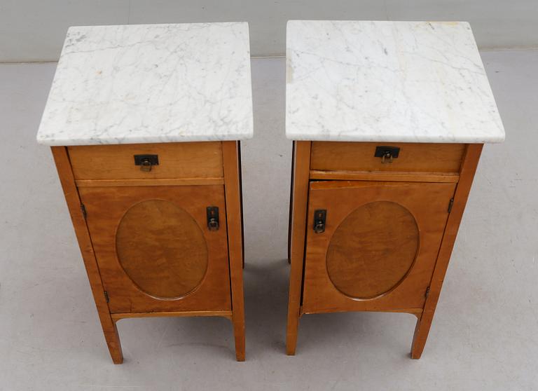 SÄNGBORD, 1 par, 1900-talets första hälft.