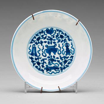 A blue and white dish, Qing dynasty, 18th century, with Chenghua six character mark.