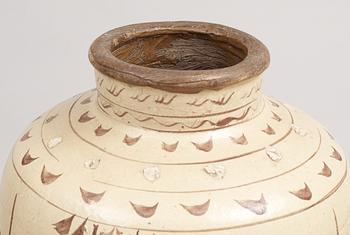 A large Cizhou jar, Song dynasty (960-1279).