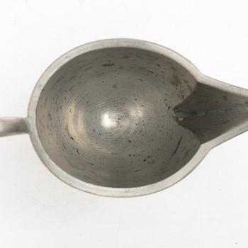Firma Svenskt Tenn, A pewter coffee service, Stockholm 1927-1931 (3 pieces).