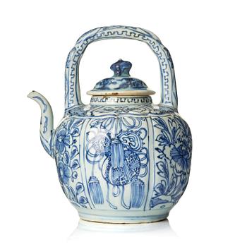 891. A blue and white wine pot, Ming dynasty, Wanli (1572-1620).