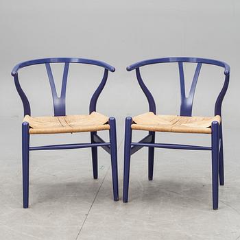 KARMSTOLAR, 2 st, "Y-stolen". Hans J Wegner för Carl Hansen & son, Odense.