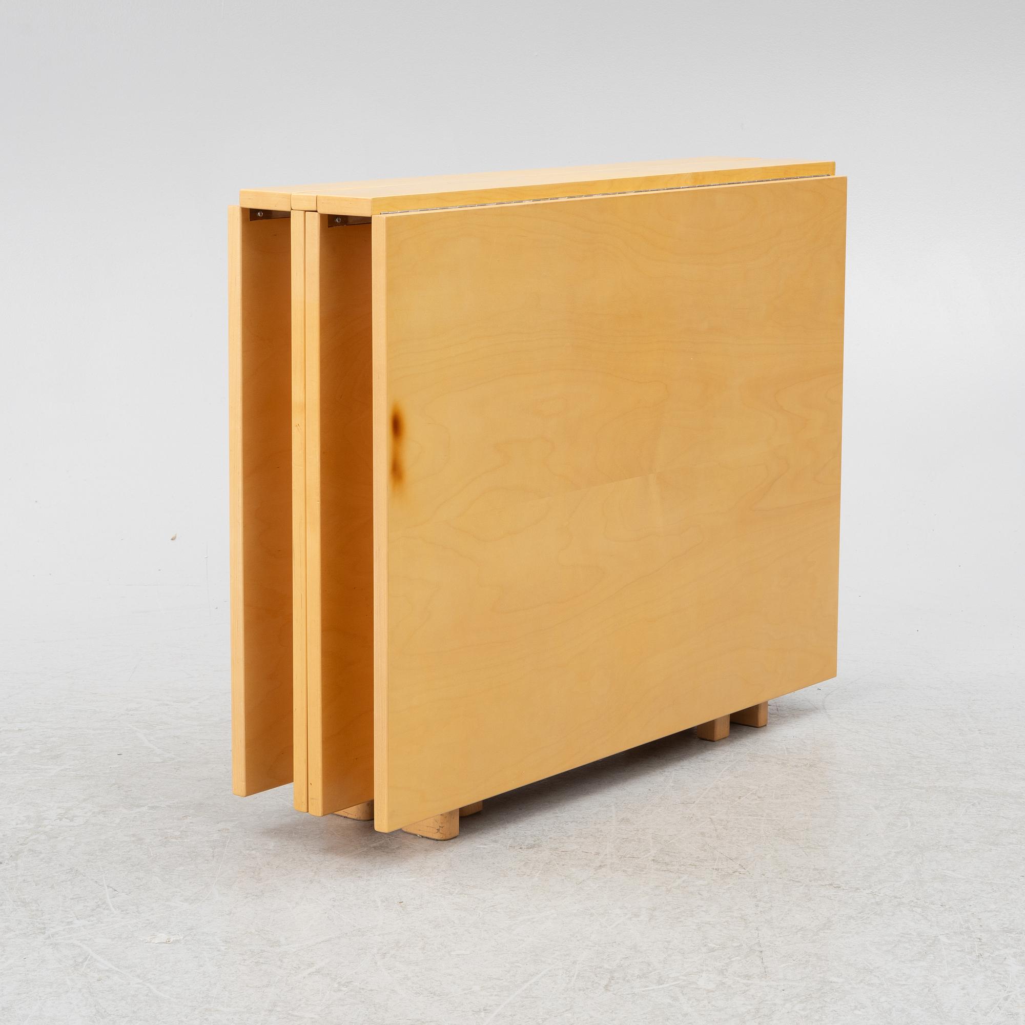 Bruno Mathsson, drop-leaf table, "Maria Flap", Bruno Mathsson International, Värnamo, Sweden.