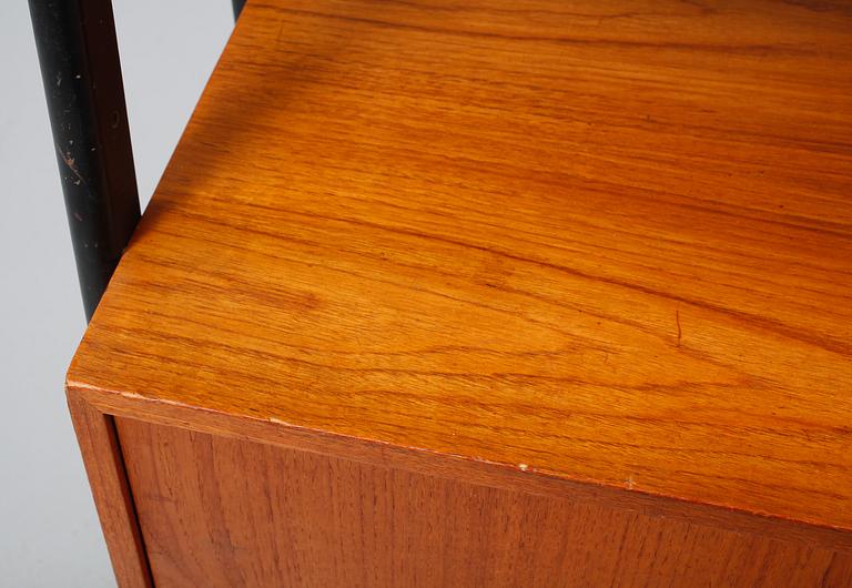 BOKHYLLA, 1900-talets mitt.