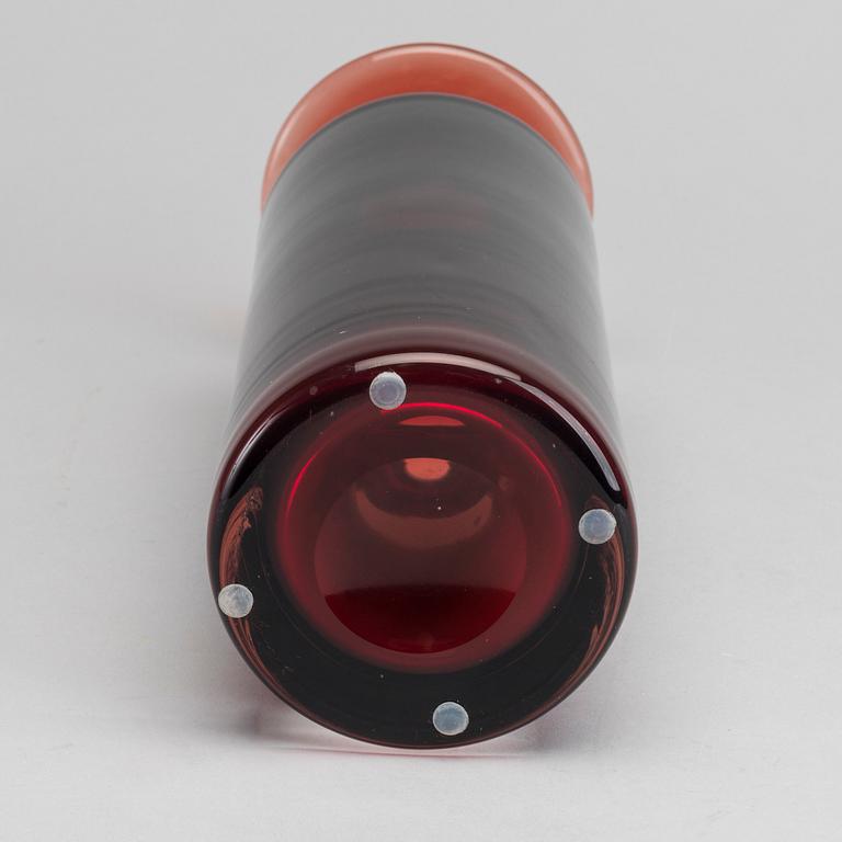 NILS LANDBERG, a signed Orrefors glass vase.