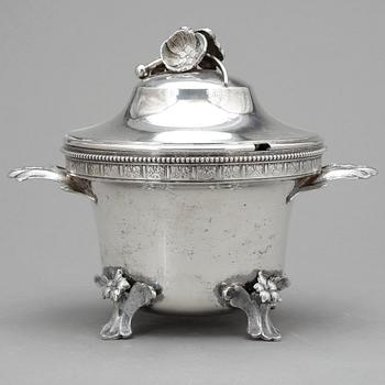 SOCKERSKÅL, silver, Jakob Engelberth Torsk, Stockholm, 1907. Vikt ca 452g.