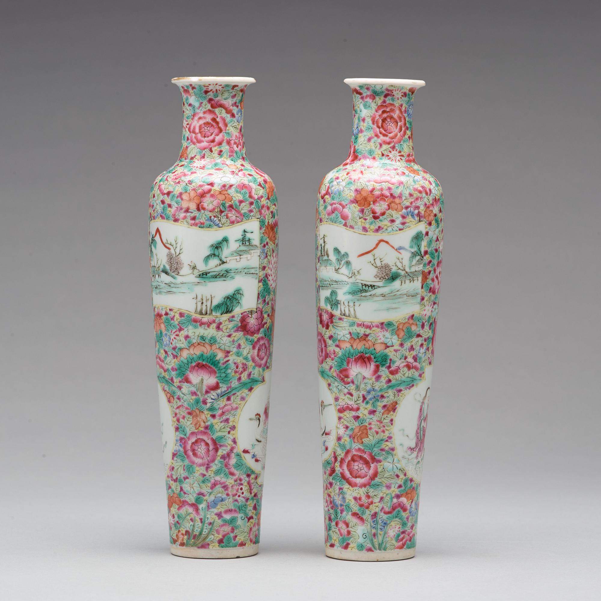 VASER, ett par, porslin. Qingdynastin, 1800-tal.