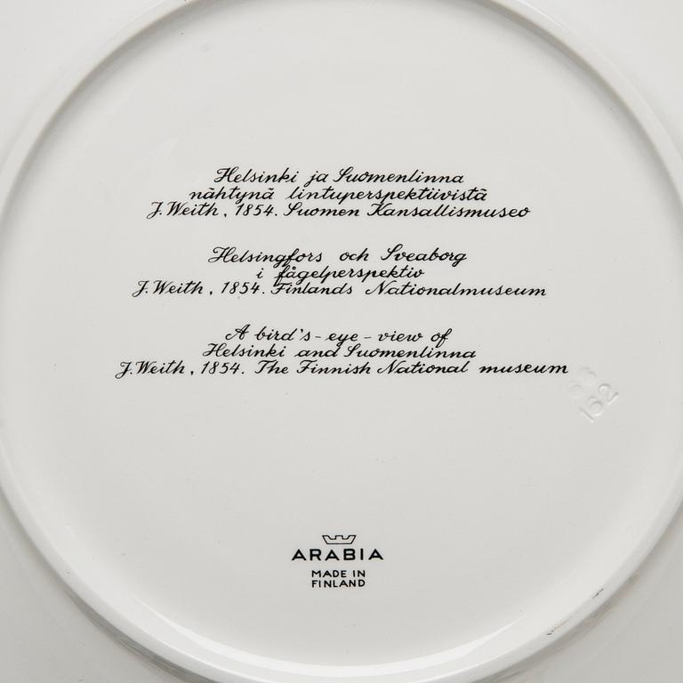 TALLRIKAR, 12 st, porslin, Helsingfors och Sveaborg, Arabia 1964-71.