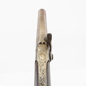A percussion pistol, 19th century.