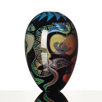 Eva Englund, a graal glass vase, Muraya, Orrefors Gallery 1988.