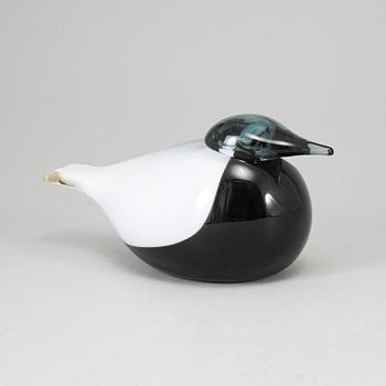 OIVA TOIKKA, a glass bird, Smew (Uivelo) 2002–2006, signed O. Toikka Nuutajärvi.