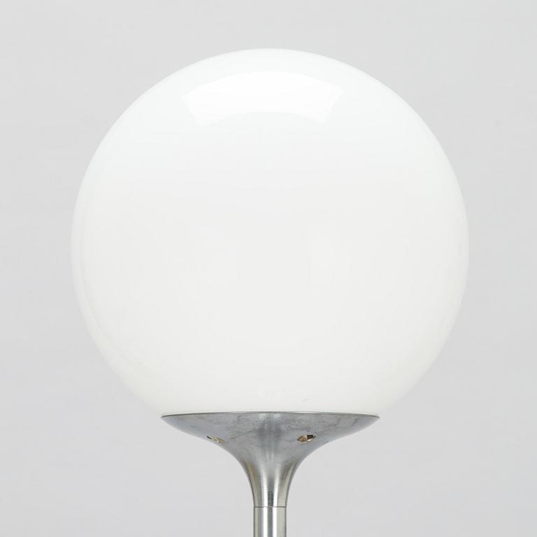 A late 20th century floor lamp.