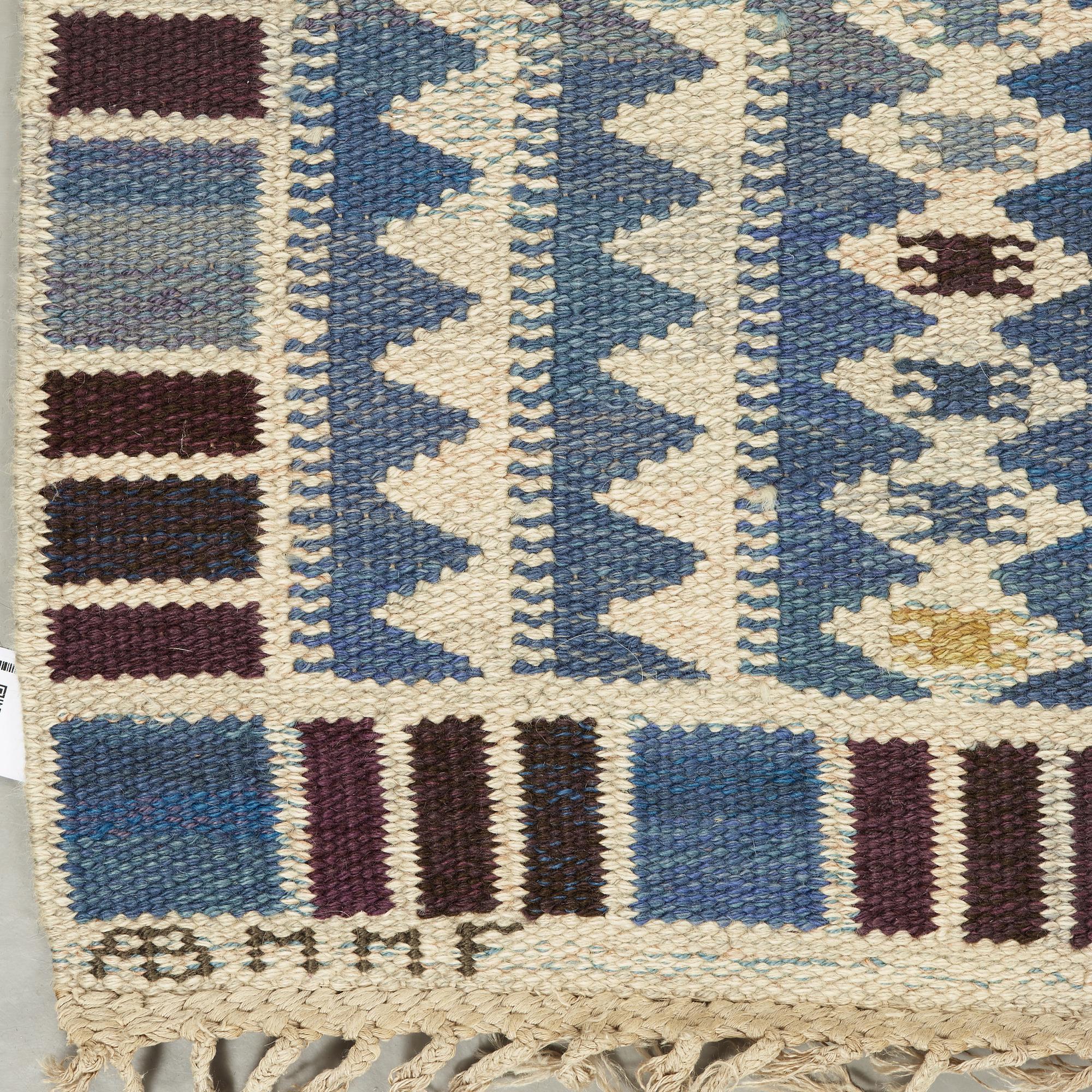 BARBRO NILSSON, matta, rölakan, 251 x 196,5 cm, "Salerno blå", signerad AB MMF BN.