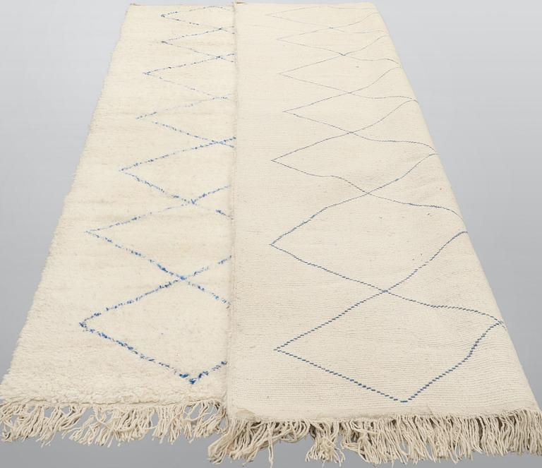 Matta, Marocko, ca 345 x 240 cm.