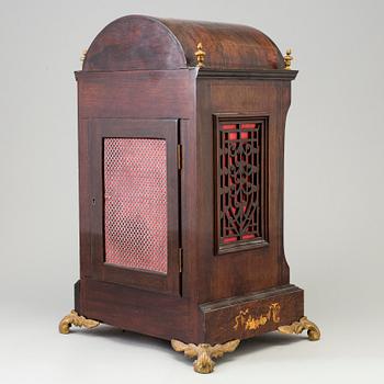 A BRACKET CLOCK, England, second half of the 19th century.