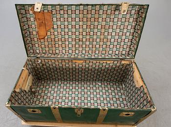 An Italian mid 1900s trunk.