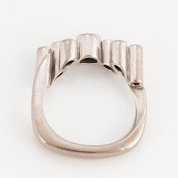 Georg Jensen "Cascade" ring 18K vitguld med runda briljantslipade diamanter.