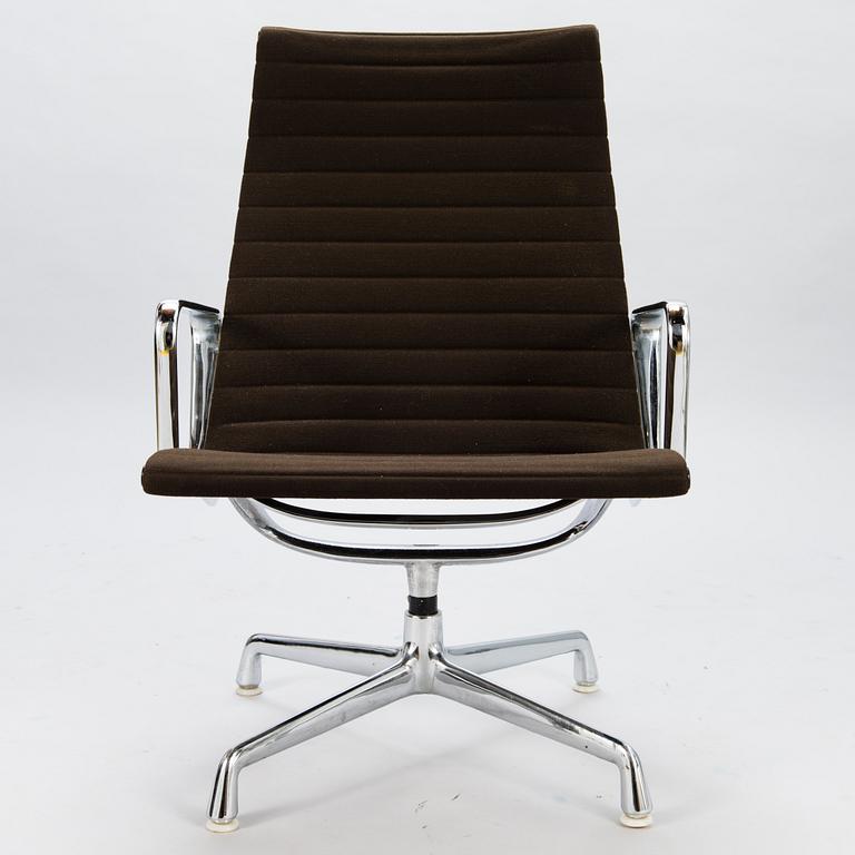 CHARLES & RAY EAMES, An office chair / armchair Aluminium Group 'EA 115/116', Herman Miller, Vitra.
