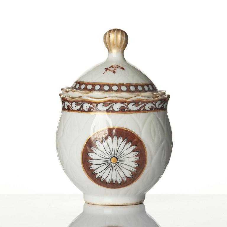 A set of six custard cups with covers and a dish, Qing dynasty, Qianlong, dated 1789.