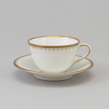 LOUISE ADELBORG, kaffeservis, 44 delar, "Swedish Grace", med guldkant, Rörstrand.