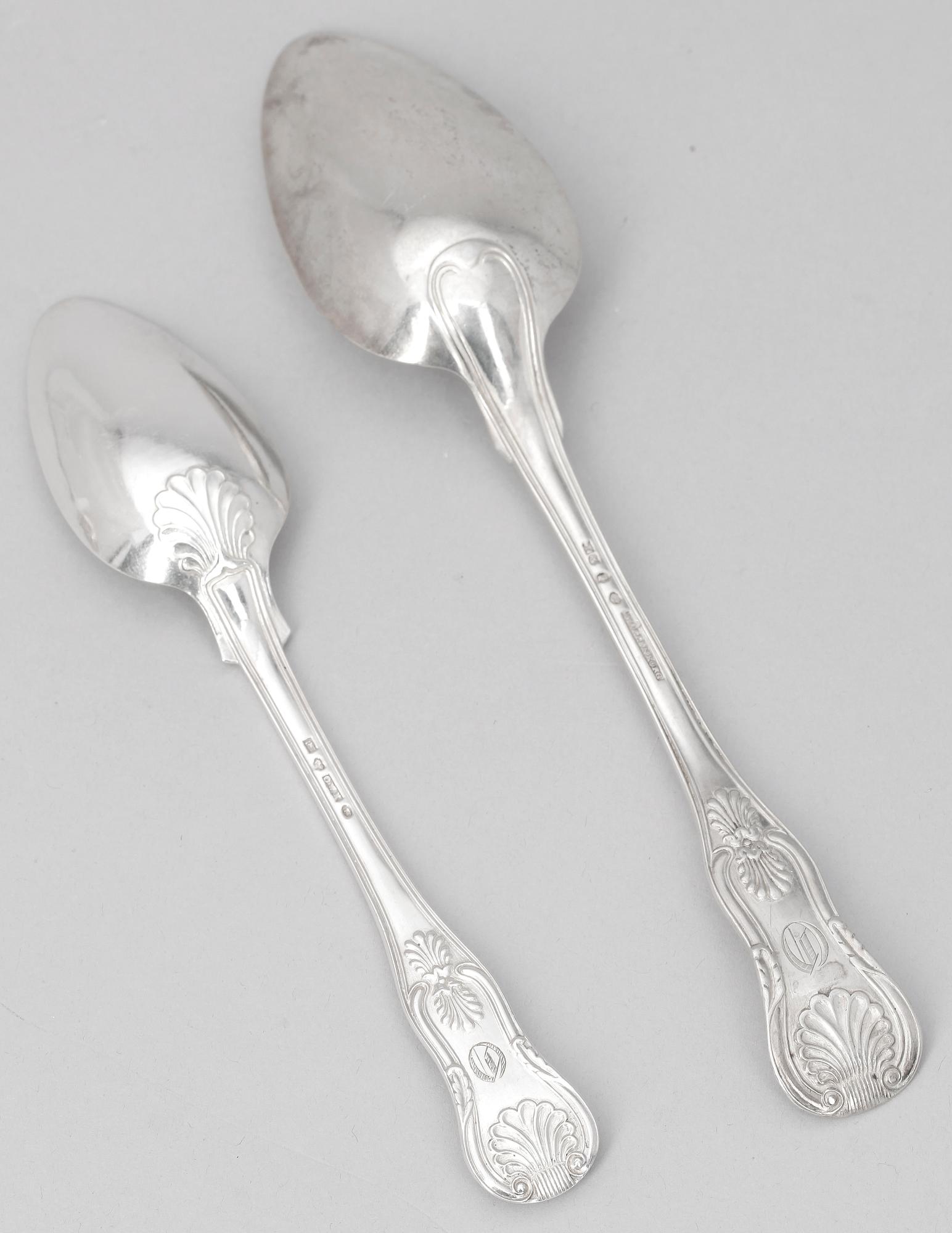 MATSKEDAR 6 st SAMT 6 st DESSERTSKEDAR, silver, "Engelsk snäck", flertal olika smeder varav bla Möllenborg. 1800-tal. Totalvikt ca 600 gram.