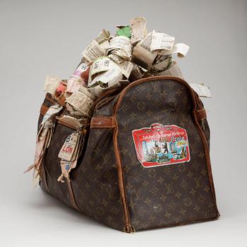 LOUIS VUITTON, a mongram canvas bag / shoebag.