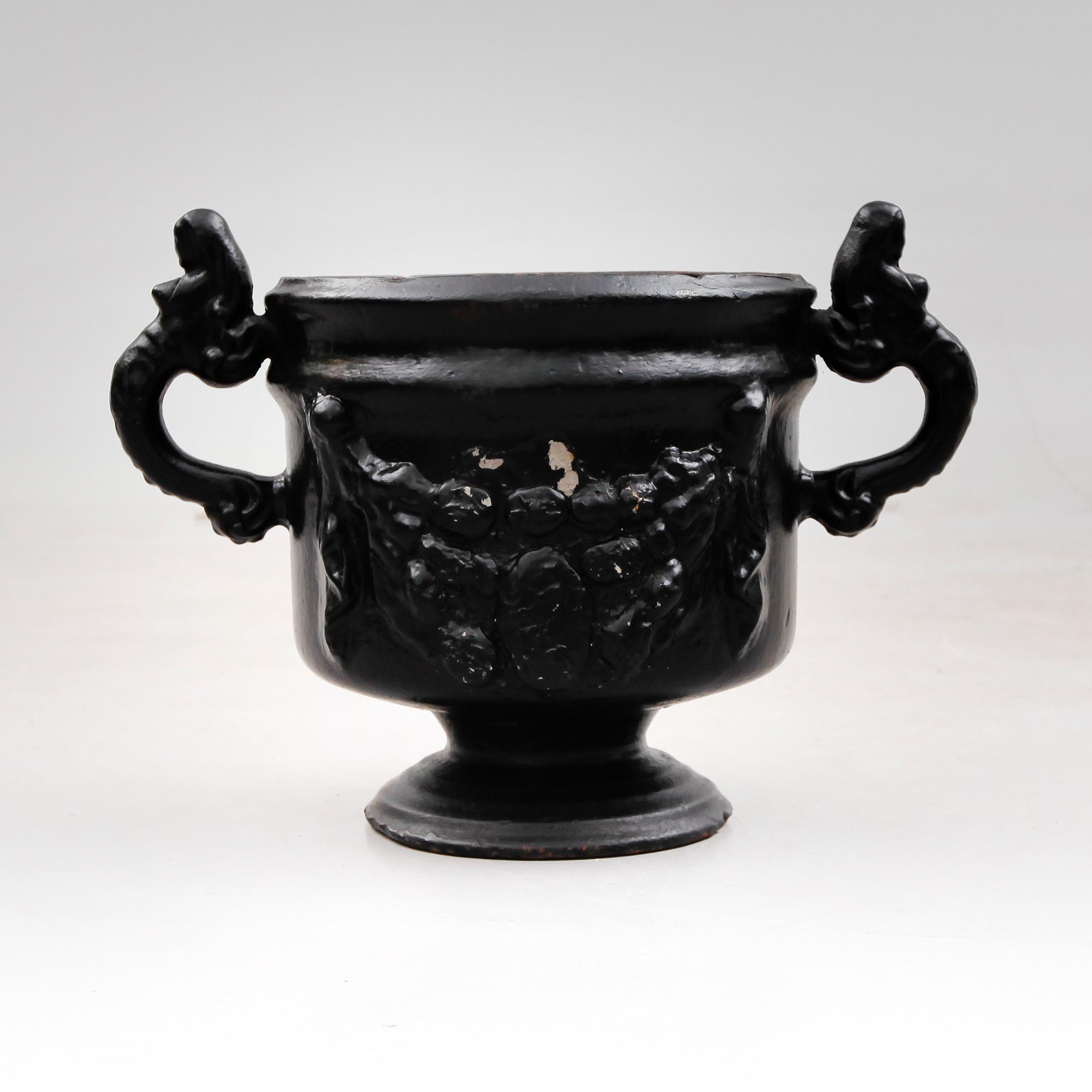 TRÄDGÅRDSURNA, gjutjärn, Stafsjö Bruk, sannolikt 1900-talets första hälft.