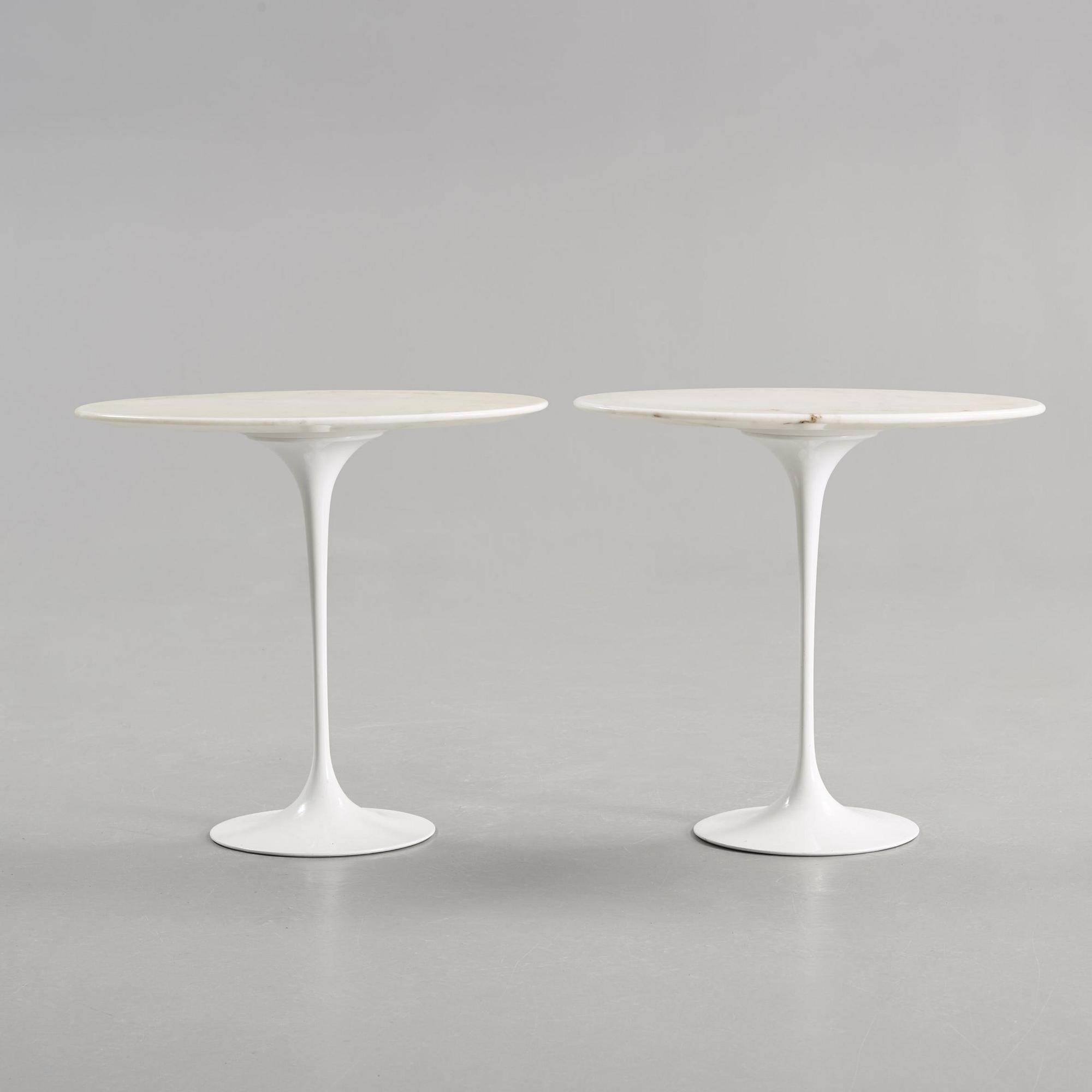 SIDOBORD, ett par, "Tulip", Eero Saarinen, Knoll International.
