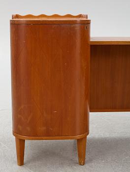A dressing table with stool and mirror, Stil & Form Arkitektkontor för Möbler o. Inredningar, Stockholm, 1944.