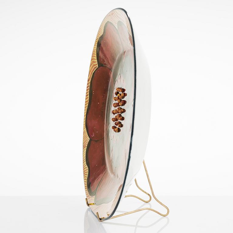 BIRGER KAIPIAINEN, a stoneware decorative dish signed Kaipiainen Arabia.