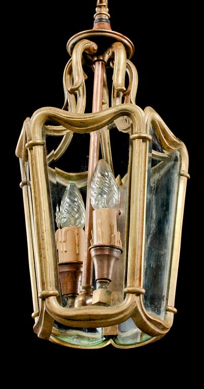 TAKLAMPA, 1900-talets andra hälft. Höjd 53 cm.