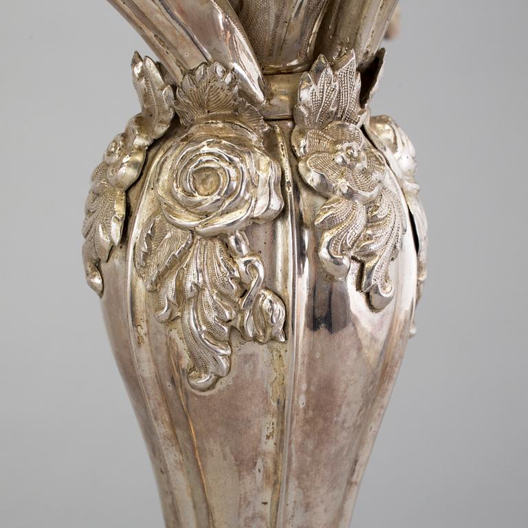 GUSTAF MÖLLENBORG, Stockholm, 1845, kandelabrar, ett par, silver, nyrokoko. Total vikt ca 5920 gram.