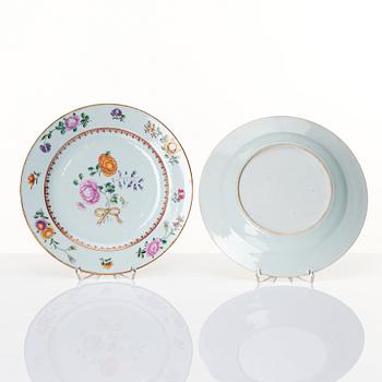 Tallrikar, 12 stycken, kompaniporslin.  Qingdynastin, Qianlong (1736-95).
