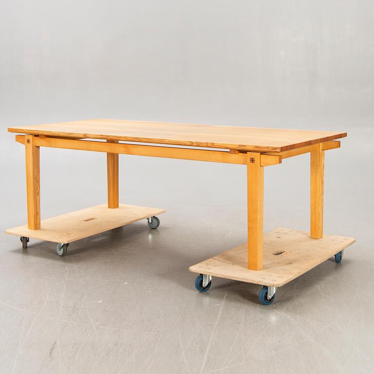 Petter Östberg, an ash dining table Ludvigsborg 1990s.