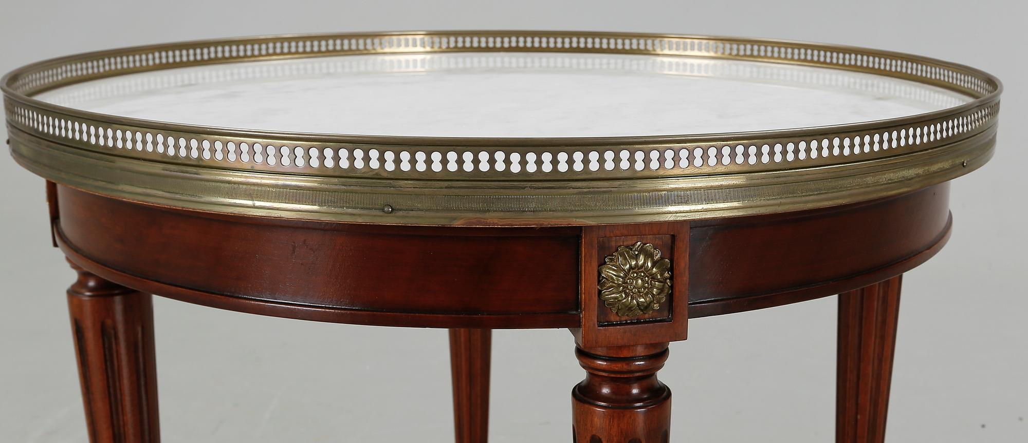 BORD, gustaviansk stil. 1900-talets andra hälft.
