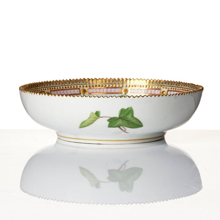 A Royal Copenhagen 'Flora Danica' bowl and serving dish, Denamark, 20th century.