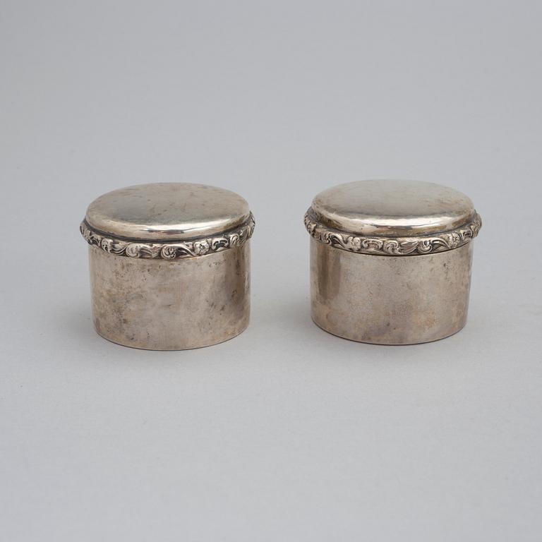 Six silver boxes including a pair of boxes by K A Anderson, Stockholm, 1927. Weigth ca 534 grams.
