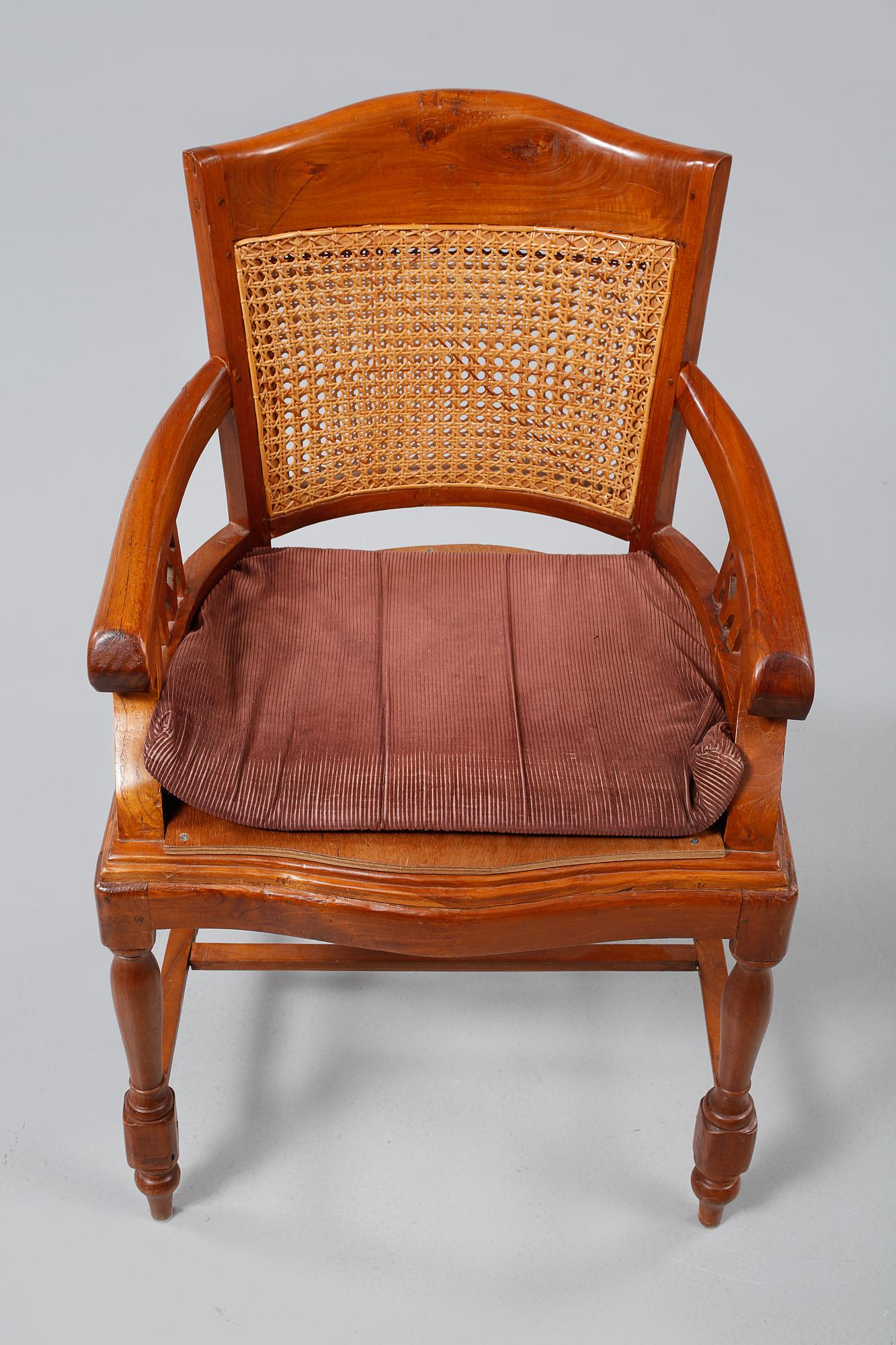 KARMSTOL, sent 1800-tal.